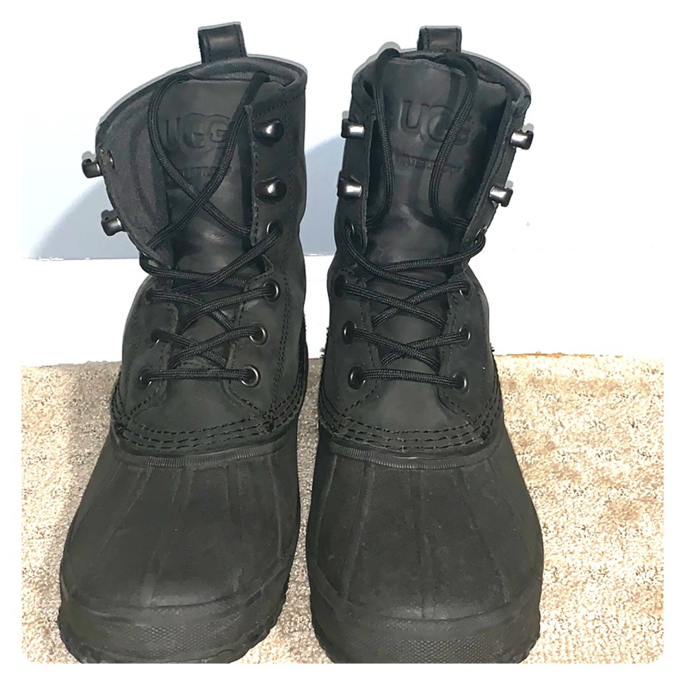Size 9 Men’s UGG Boots, Brand new! Waterproof